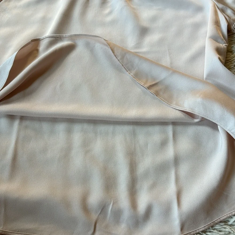 😊NWT J.CREW Tulip-sleeve ruffleneck top blouse Dune Pink Beige Shell size…